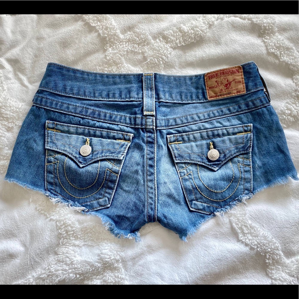 ✨True Religion Joey Cutoff Shorts✨